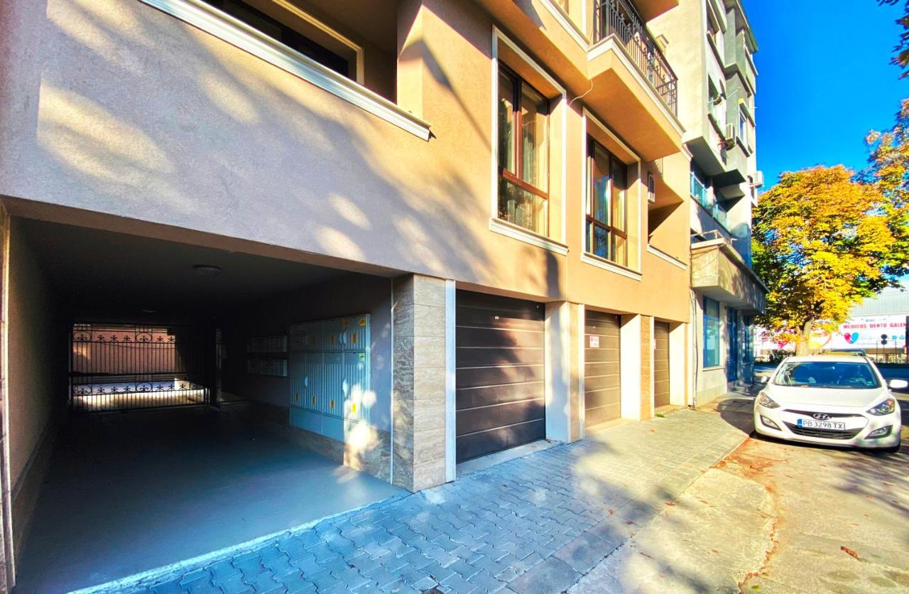 К'S City Living With Free Parking Plovdiv Bagian luar foto
